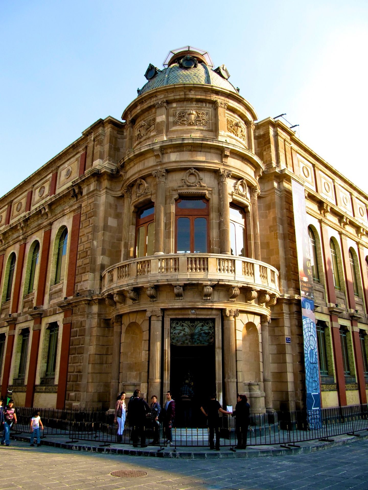 Antigua Escuela de Odontología, hoy Museo de la Autonomía