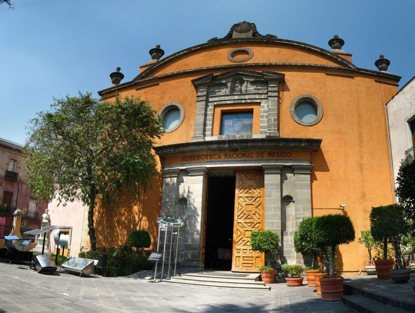 Hemeroteca Nacional, ex Templo de San Pablo y San Pablo